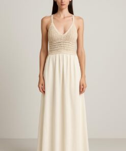 Φόρεμα με πλέξη στο στήθος