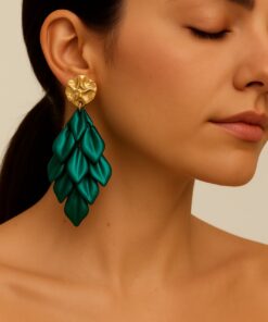 Σκουλαρίκι με κρεμαστά πέταλα σε τιρκουάζ -πράσινο