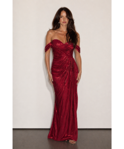 Elegant Maxi Φόρεμα σε Κόκκινο Μεταλλιζέ Ύφασμα με Draped Σχέδιο & Off-Shoulder Μανίκια
