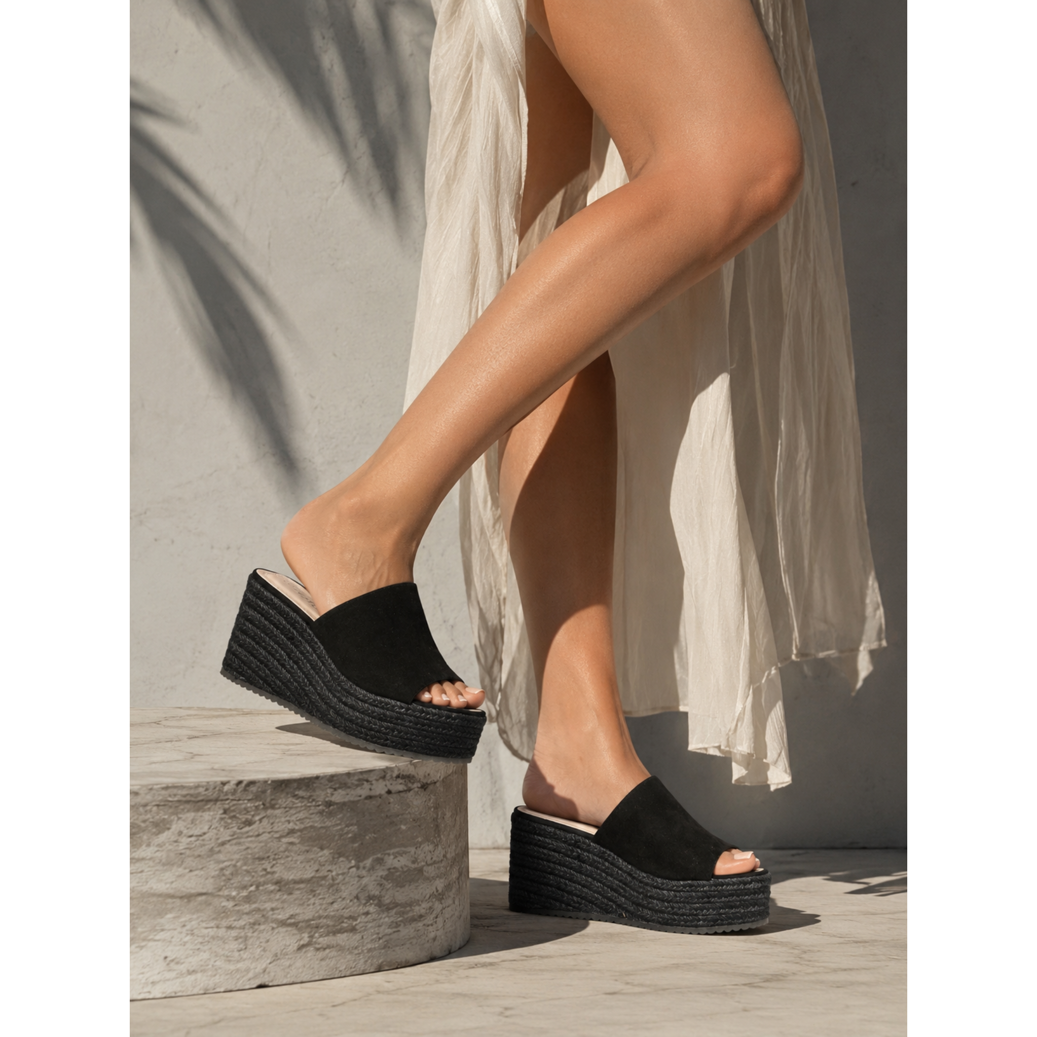 Boho Chic Μαύρες Πλατφόρμες με Εντυπωσιακό Ψάθινο Τακούνι